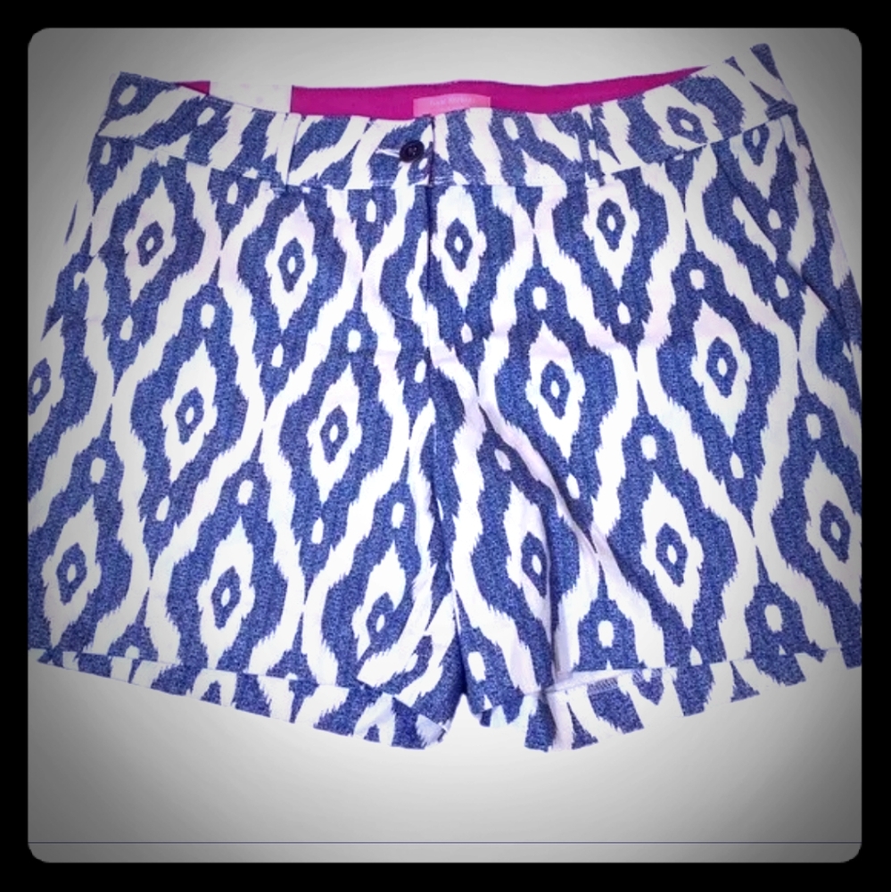 Isaac Mizrahi Size 6 Shorts Blue Ikat